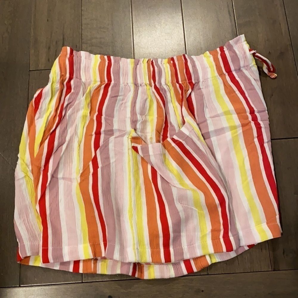 NWT Roxy Fine Line Cover Shorts M - Picture 9 of 10